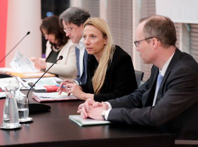 Am 7. M&auml;rz 2019 nahm Bundesministerin Juliane Bogner-Strau&szlig; an der Podiumsdiskussion zum Thema &quot;Ist Altersarmut weiblich?&quot; teil.