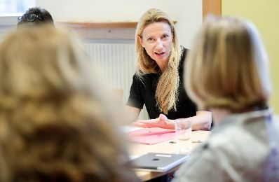 Am 7. M&auml;rz 2019 nahm Bundesministerin Juliane Bogner-Strau&szlig; am Round Table zum Thema "Chronisch kranke Sch&uuml;ler" teil.