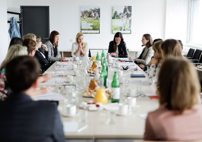 Am 03. April 2019 lud Bundesministerin Juliane Bogner-Strau&szlig; (m.l.) Vertreterinnen der Wirtschaft zum Vernetzungstreffen zum Thema Women Empowerment ein.