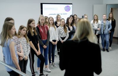 Am 25. April 2019 fand der 18. Girls' Day statt. Im Bild Bundesministerin Juliane Bogner-Strau&szlig; beim Jobtalks 2.0 for Girls!.