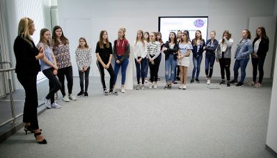 Am 25. April 2019 fand der 18. Girls' Day statt. Im Bild Bundesministerin Juliane Bogner-Strau&szlig; (l.) beim Jobtalks 2.0 for Girls!.