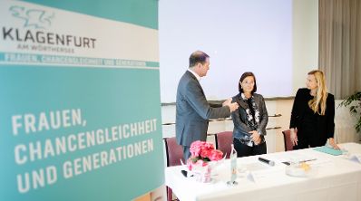 Am 30. April 2019 reiste Bundesministerin Juliane Bogner-Strau&szlig; anl&auml;sslich eines Bundesl&auml;ndertags nach K&auml;rnten. Im Bild beim Get together mit dem Klagenfurter Familienforum.