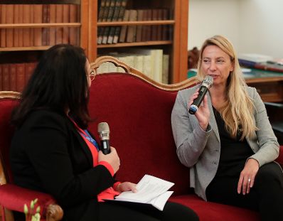 Am 15. Mai 2019 nahm Bundesministerin Juliane Bogner-Strau&szlig; (r.) am dritten Frauenvernetzungsfr&uuml;hst&uuml;ck der &Ouml;sterreichischen Akademie der Wissenschaften teil. Im Bild mit Ursula Jakubek (l.), Direktorin f&uuml;r Finanzen der &Ouml;AW.