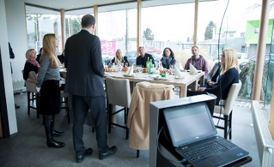 Am 1. Februar 2018 besuchte Bundesministerin Juliane Bogner-Strau&szlig; die Zentrale der Organisation "WIKI" ("Wir Kinder") in Graz.