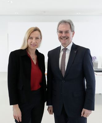 Am 5. M&auml;rz 2018 empfing Bundesministerin Juliane Bogner-Strau&szlig; (l.) Karl Wilfing (r.), den Landesrat von Nieder&ouml;sterreich, zu einem Arbeitsgespr&auml;ch.