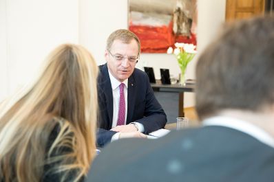 Am 15. M&auml;rz reiste Bundesministerin Juliane Bogner-Strau&szlig; (l.) im Zuge eines Bundesl&auml;ndertags nach Ober&ouml;sterreich. Im Bild mit dem Landeshauptmann von Ober&ouml;sterreich Thomas Stelzer (m.).