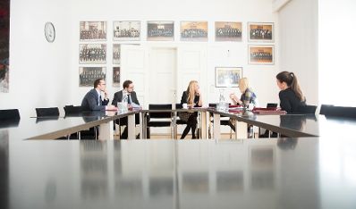 Am 15. M&auml;rz 2018 reiste Bundesministerin Juliane Bogner-Strau&szlig; (m.) im Zuge eines Bundesl&auml;ndertags nach Ober&ouml;sterreich. Im Bild mit Landesr&auml;tin Christine Haberlander (2.v.r.).