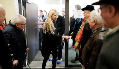 Am 23. M&auml;rz 2018 reiste Bundesministerin Juliane Bogner-Strau&szlig; (3.v.l.) im Zuge eines Bundesl&auml;ndertags in die Steiermark. Im Bild bei der Er&ouml;ffnung der Kinderkrippe in Mautern.