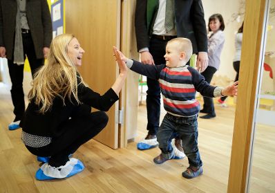 Am 23. M&auml;rz 2018 reiste Bundesministerin Juliane Bogner-Strau&szlig; (l.) im Zuge eines Bundesl&auml;ndertags in die Steiermark. Im Bild bei der Er&ouml;ffnung der Kinderkrippe in Mautern.
