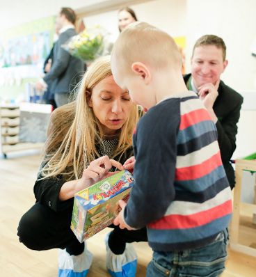 Am 23. M&auml;rz 2018 reiste Bundesministerin Juliane Bogner-Strau&szlig; (l.) im Zuge eines Bundesl&auml;ndertags in die Steiermark. Im Bild mit dem B&uuml;rgermeister von Mautern Andreas K&uuml;hberger (r.) bei der Er&ouml;ffnung der Kinderkrippe in Mautern.