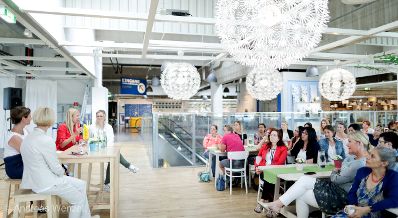 Am 4. Juni 2018 reiste Bundesministerin Juliane Bogner-Strau&szlig; im Zuge eines Bundesl&auml;ndertags nach K&auml;rnten. Im Bild beim Besuch als Podiumsgast bei Business Frauen Center - IKEA Fr&uuml;hst&uuml;ck "Mama im Management - Karriere &amp; Familie machbar...?"