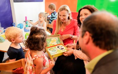Am 4. Juni 2018 reiste Bundesministerin Juliane Bogner-Strau&szlig; im Zuge eines Bundesl&auml;ndertags nach K&auml;rnten. Im Bild beim Besuch der "Kinderwerkstadt Klagenfurt" des Hilfswerks K&auml;rnten.