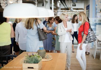 Am 4. Juni 2018 reiste Bundesministerin Juliane Bogner-Strau&szlig; (r.) im Zuge eines Bundesl&auml;ndertags nach K&auml;rnten. Im Bild beim Besuch als Podiumsgast bei Business Frauen Center - IKEA Fr&uuml;hst&uuml;ck "Mama im Management - Karriere &amp; Familie machbar...?"