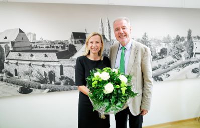 Am 27. Juni 2018 reiste Bundesministerin Juliane Bogner-Strau&szlig; (l.) nach Wiener Neustadt. Im Bild mit dem B&uuml;rgermeister Klaus Schneeberger (r.).