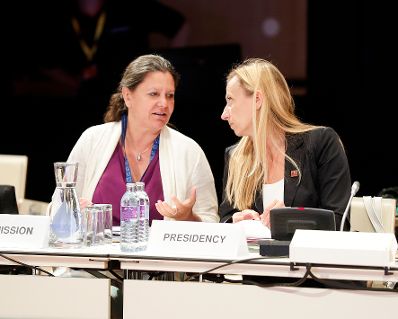 Am 23. Juli 2018 nahm Bundesministerin Juliane Bogner-Strau&szlig; (r.) im Rahmen des &ouml;sterreichischen Ratsvorsitzes an der Sitzung der High Level Group on Gender Mainstreaming teil.