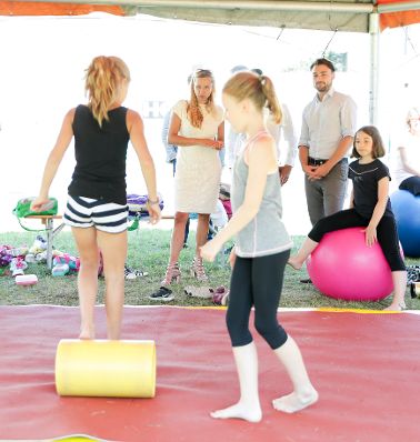 Am 26. Juli 2018 reiste Bundesministerin Juliane Bogner-Strau&szlig; im Zuge eines Bundesl&auml;ndertags nach Ober&ouml;sterreich. Im Bild zu Besuch bei der Freizeitbetreuung des "Kulturzentrum HOF".