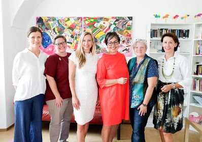 Am 26. Juli 2018 reiste Bundesministerin Juliane Bogner-Strau&szlig; (3.v.l.) im Zuge eines Bundesl&auml;ndertags nach Ober&ouml;sterreich. Im Bild zu Besuch bei der Frauenberatungsstelle Frauennetzwerk Linz-Land.