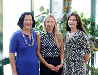 Am 6. September 2018 reiste Bundesministerin Juliane Bogner-Strau&szlig; (m.) im Zuge eines Bundesl&auml;ndertags ins Burgenland. Im Bild beim Besuch der F&ouml;rderwerkst&auml;tte "Rettet das Kind".