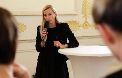 Am 14. September 2018 waren die Weizer Bezirksdamen zu Besuch bei Bundesministerin Juliane Bogner-Strau&szlig; (im Bild).