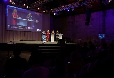 Am 17. September 2018 hielt Bundesministerin Juliane Bogner-Strau&szlig; eine Keynote beim IKT-Konvent 2018 "Startschuss zur digitalen Aufholjagd".