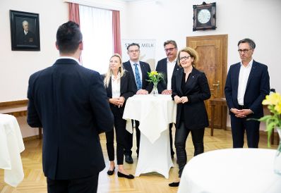 Am 24. September 2018 reiste Bundesministerin Juliane Bogner-Strau&szlig; (l.) anl&auml;sslich eines Bundesl&auml;ndertags nach Nieder&ouml;sterreich. Im Bild beim Empfang im Rathaus in Melk.