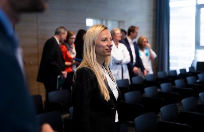Am 24. September 2018 reiste Bundesministerin Juliane Bogner-Strau&szlig; (im Bild) anl&auml;sslich eines Bundesl&auml;ndertags nach Nieder&ouml;sterreich. Im Bild beim Besuch der Firma Markas im Uniklinikum in Sankt P&ouml;lten.