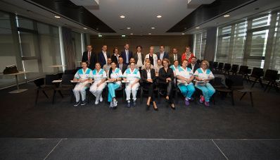 Am 24. September 2018 reiste Bundesministerin Juliane Bogner-Strau&szlig; anl&auml;sslich eines Bundesl&auml;ndertags nach Nieder&ouml;sterreich. Im Bild beim Besuch der Firma Markas im Uniklinikum in Sankt P&ouml;lten.