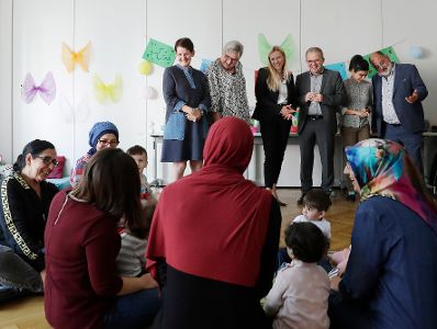Am 25. September 2018 besichtigte Bundesministerin Juliane Bogner-Strau&szlig; das Projekt &bdquo;Start Wien Fl&uuml;chtlinge - Integration ab Tag 1&ldquo; in der Volksschule Brigittenau.