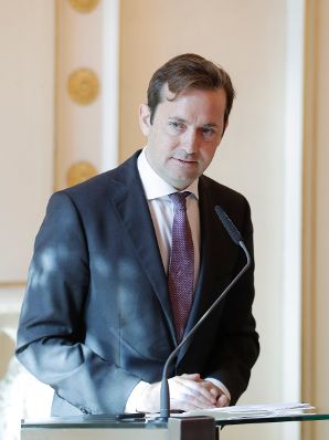 Am 8. Oktober 2018 &uuml;berreichte Jakob Calice (im Bild) den K&auml;the-Leichter-Preis f&uuml;r Frauenforschung, Geschlechterforschung und Gleichstellung in der Arbeitswelt an Kerstin Witt-L&ouml;w.