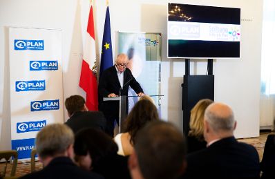 Am 8. Oktober 2018 &uuml;berreichte Bundesministerin Juliane Bogner-Strau&szlig; den Medienpreis f&uuml;r Kinderrechte.