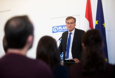 Am 8. Oktober 2018 &uuml;berreichte Bundesministerin Juliane Bogner-Strau&szlig; den Medienpreis f&uuml;r Kinderrechte.