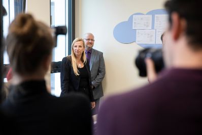 Am 17. Oktober 2018 nahm Bundesministerin Juliane Bogner-Strau&szlig; (l.) an der Er&ouml;ffnung des Kindergartens Sonneninsel am Austria Campus teil.