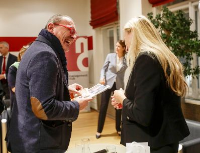 Am 22. Oktober 2018 nahm Bundesministerin Juliane Bogner-Strau&szlig; (r.) an der Podiumsdiskussion im Management Club teil.