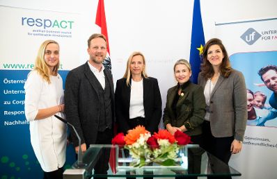 Am 30. Oktober 2018 nahm Bundesministerin Juliane Bogner-Strau&szlig; (m.) am CEO Business Lunch im Bundeskanzleramt teil.