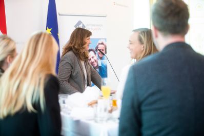Am 30. Oktober 2018 nahm Bundesministerin Juliane Bogner-Strau&szlig; am CEO Business Lunch im Bundeskanzleramt teil.