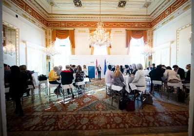 Am 30. Oktober 2018 nahm Bundesministerin Juliane Bogner-Strau&szlig; am CEO Business Lunch im Bundeskanzleramt teil.
