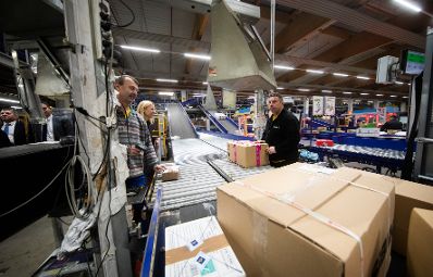 Am 5. November 2018 besuchte Bundesministerin Juliane Bogner-Strau&szlig; anl&auml;sslich einer Pr&auml;sentation der &quot;Gender Diversity Strategie&quot; das Post Verteilerzentrum im 23. Wiener Gemeindebezirk.