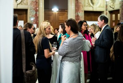 Am 6. November 2018 nahm Bundesministerin Juliane Bogner-Strau&szlig; (l.) am Gala-Abend der MedienL&Ouml;WINNEN 2018 im Haus der Industrie teil.