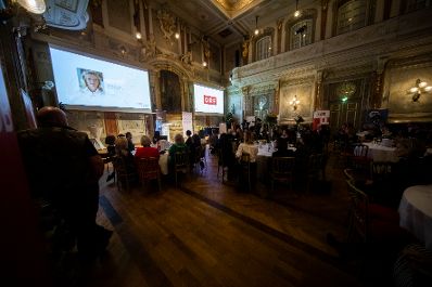 Am 6. November 2018 nahm Bundesministerin Juliane Bogner-Strau&szlig; am Gala-Abend der MedienL&Ouml;WINNEN 2018 im Haus der Industrie teil.