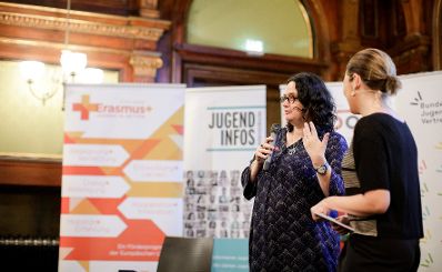 Am 7. November 2018 &uuml;berreichte Bundesministerin Juliane Bogner-Strau&szlig; den &Ouml;sterreichischen Jugendpreis 2018.