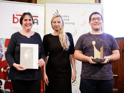 Am 7. November 2018 &uuml;berreichte Bundesministerin Juliane Bogner-Strau&szlig; den &Ouml;sterreichischen Jugendpreis 2018.