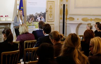 Am 13. November 2018 fand das &quot;Fachsymposium Familie.Arbeit.Zukunft &ndash; Ver&auml;nderungen in der Arbeitswelt&quot; im Bundeskanzleramt statt. Im Bild Bundesministerin Juliane Bogner-Strau&szlig;.