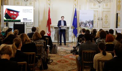 Am 13. November 2018 fand das &quot;Fachsymposium Familie.Arbeit.Zukunft &ndash; Ver&auml;nderungen in der Arbeitswelt&quot; im Bundeskanzleramt statt. Im Bild Andreas Steinle vom &quot;Zukunftsinstitut&quot;.