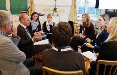 Am 13. November 2018 fand das &quot;Fachsymposium Familie.Arbeit.Zukunft &ndash; Ver&auml;nderungen in der Arbeitswelt&quot; im Bundeskanzleramt statt. Im Bild die Teilnehmerinnen und Teilnehmer der interaktiven Workshops.