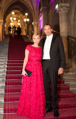 Am 16. November 2018 besuchte Bundesministerin Juliane Bogner-Strau&szlig; (l.) die LOOK-Gala im Wiener Rathaus. Im Bild mit ihrem Gatten Erik Bogner (r.).