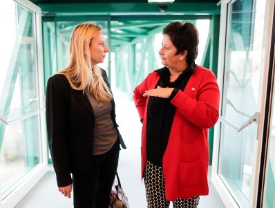 Am 30. November 2018 reiste Bundesministerin Juliane Bogner-Strau&szlig; (l.) nach Linz.