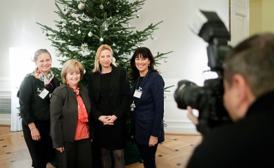 Am 4. Dezember 2018 fand die &quot;Ladies Lounge&quot; des Netzwerkes &quot;Frau in der Wirtschaft&quot; im Bundeskanzleramt statt. Im Bild Bundesministerin Juliane Bogner-Strau&szlig; (m.r.).