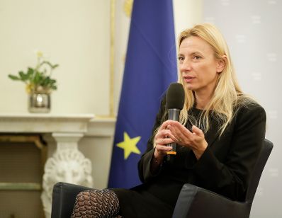 Am 4. Dezember 2018 fand die &quot;Ladies Lounge&quot; des Netzwerkes &quot;Frau in der Wirtschaft&quot; im Bundeskanzleramt statt. Im Bild Bundesministerin Juliane Bogner-Strau&szlig;.