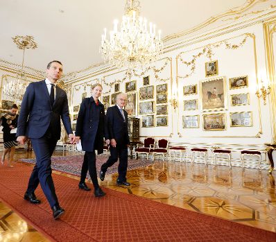 Am 18. Mai 2016 nahm Bundeskanzler Christian Kern (l.) an der Angelobung der neuen Regierungsmitglieder durch den Bundespr&auml;sidenten in der Pr&auml;sidentschaftskanzlei teil.