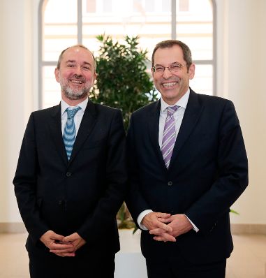 Am 10. Juni 2016 traf Kanzleramtsminister Thomas Drozda (l.) im Rahmen seines Besuchs in Berlin den deutschen Staatssekret&auml;r Mathias Machnig (r.) zu einem Gespr&auml;ch.